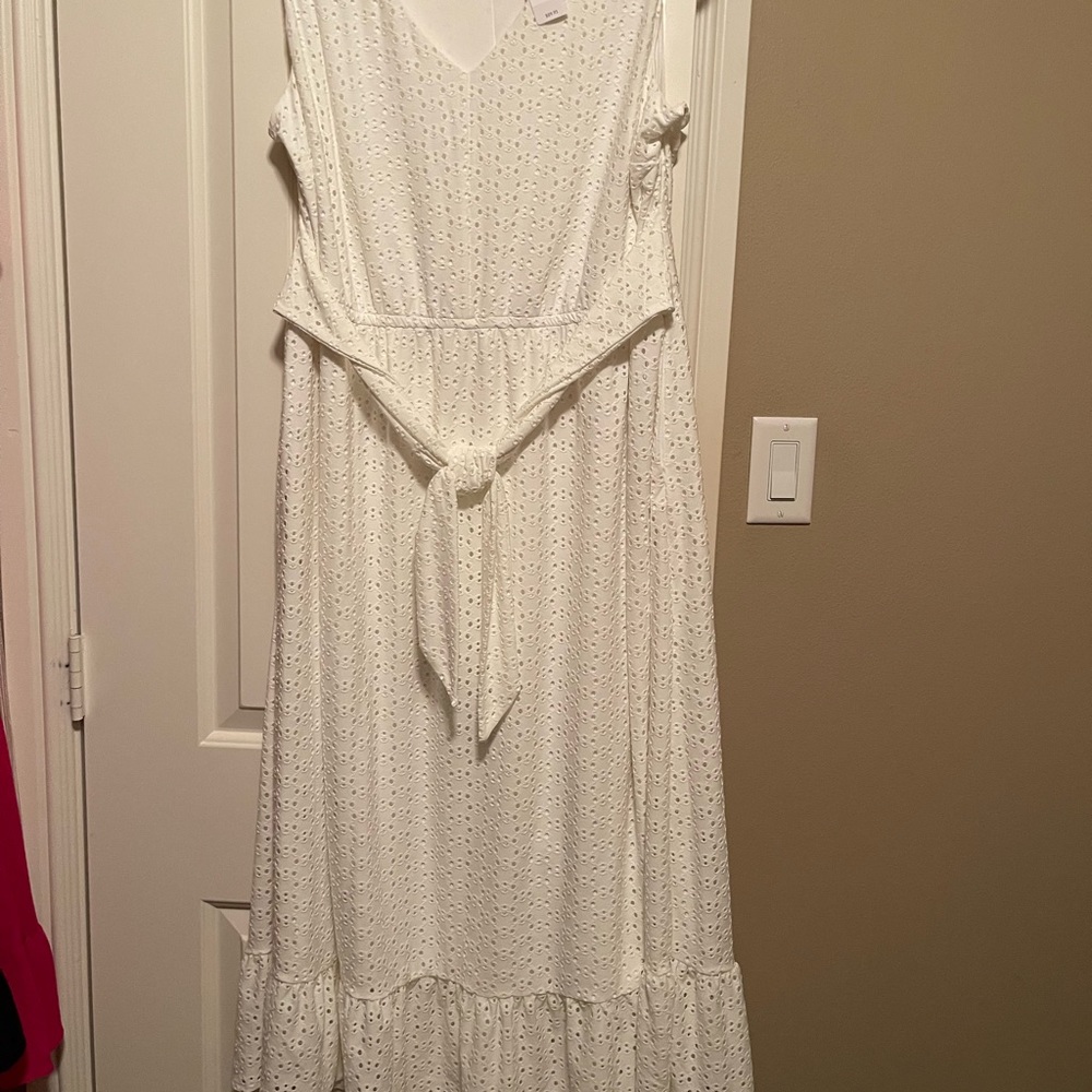 White eyelet ruffled dress; Lane Bryant size 18/20; new w tags!